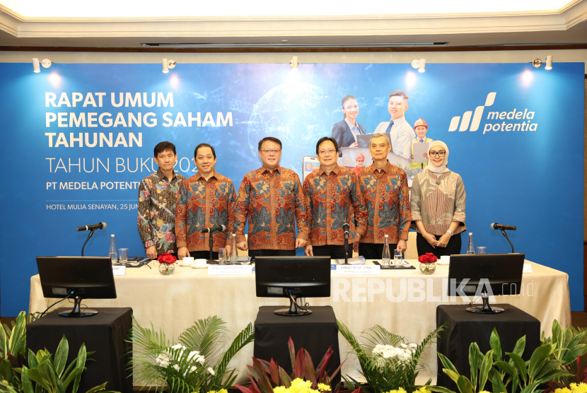 Gedung PT Medela Potentia Tbk dengan logo perusahaan