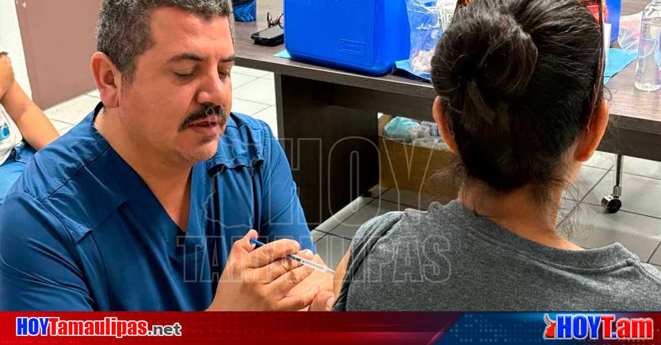 Campaña de vacunación pública en el DIF de Nuevo Laredo, Tamaulipas