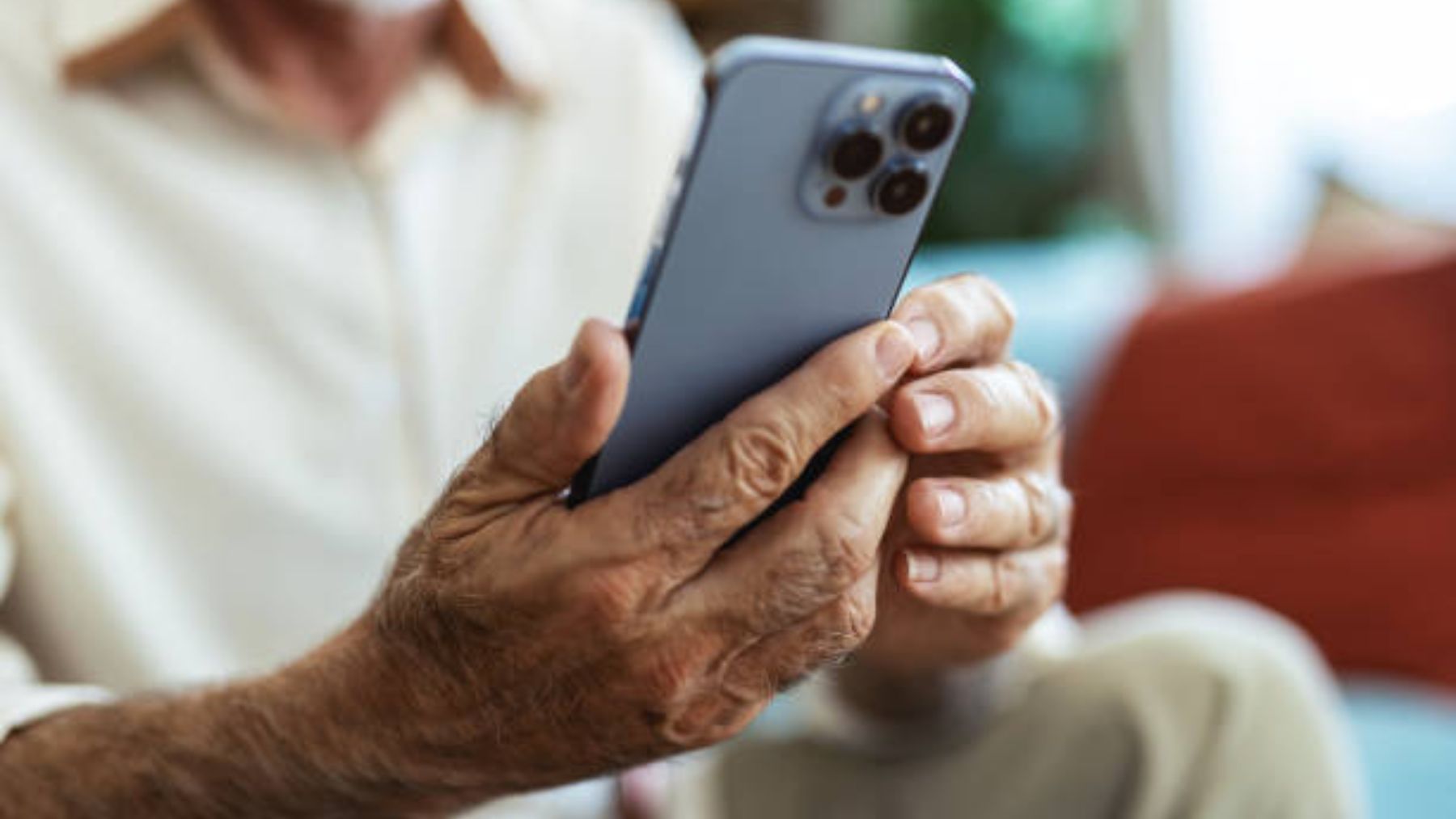 La digitalización de la Seguridad Social: ¿Avance tecnológico o barrera para nuestros adultos mayores?