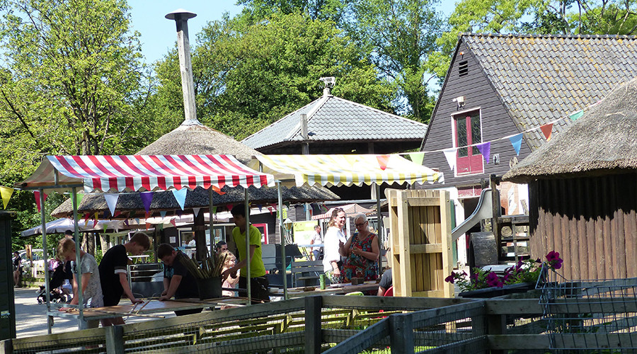 Stadsboerderij De Kooi viert 55-jarig jubileum: Een succesvol voorbeeld van stedelijke gemeenschapsvoorzieningen