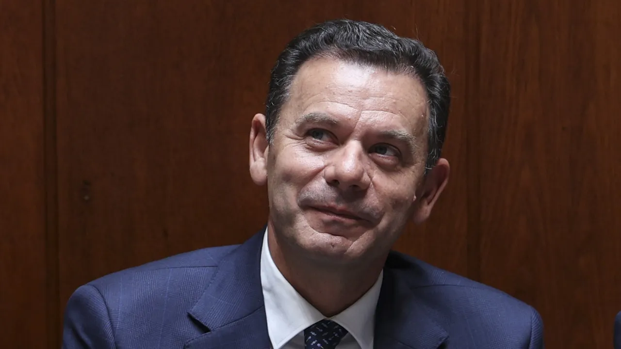 Montenegro Admite Dificuldades em Cumprir Compromissos de Financiamento Internacional