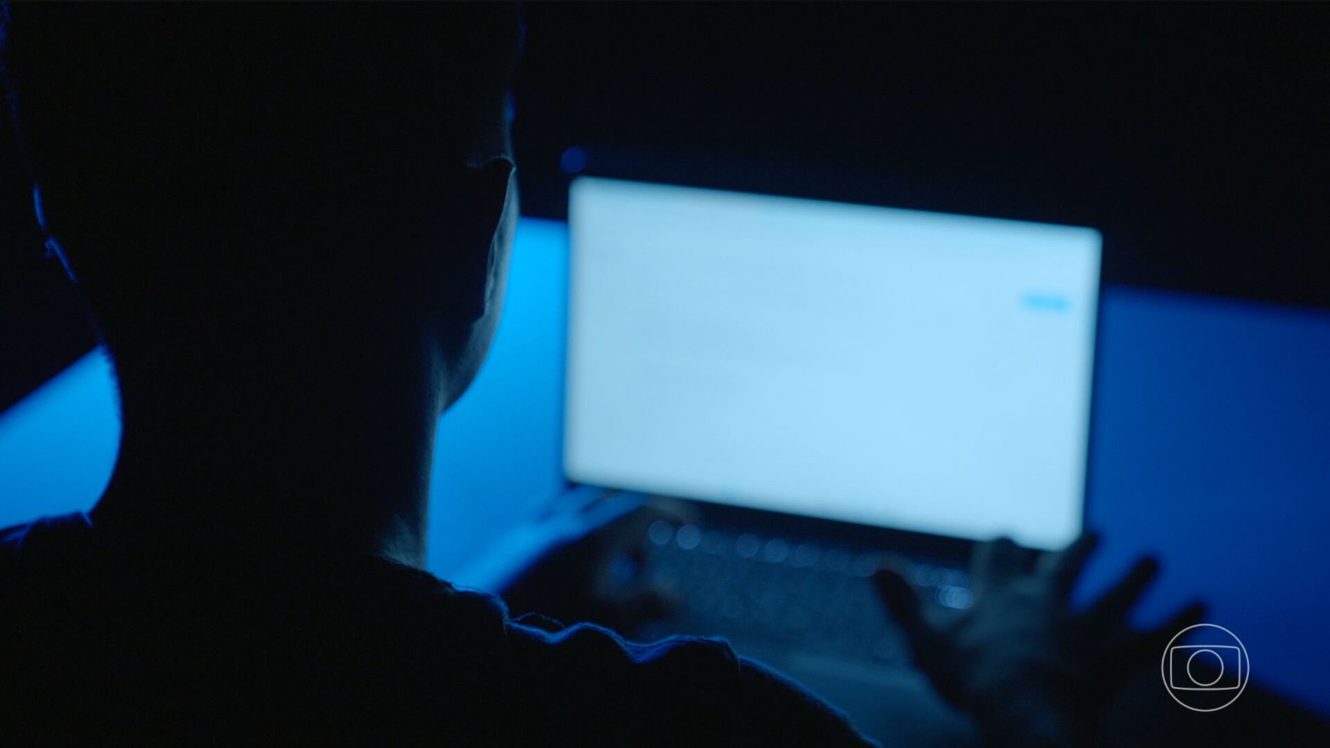 Violência Digital: Rede de Exploração Sexual Expõe Vulnerabilidade de Meninas na Internet