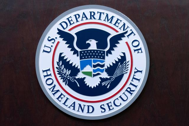 Revés judicial a Biden: Juez federal bloquea deportación acelerada de haitianos con TPS