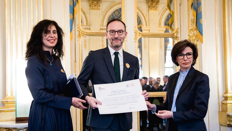 La France envisage l'inscription des ganteries de Millau au patrimoine de l'UNESCO, un modèle pour l'artisanat traditionnel
