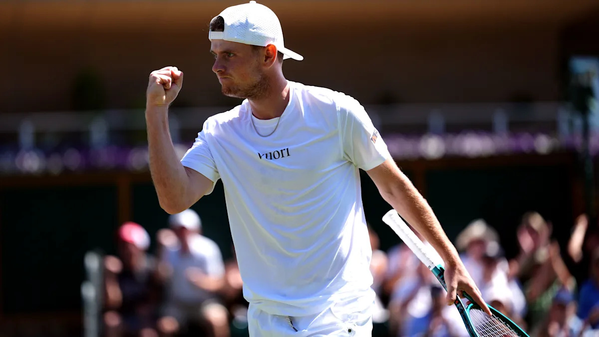 Rising Tennis Star Highlights Economic Inequalities in Professional Sports