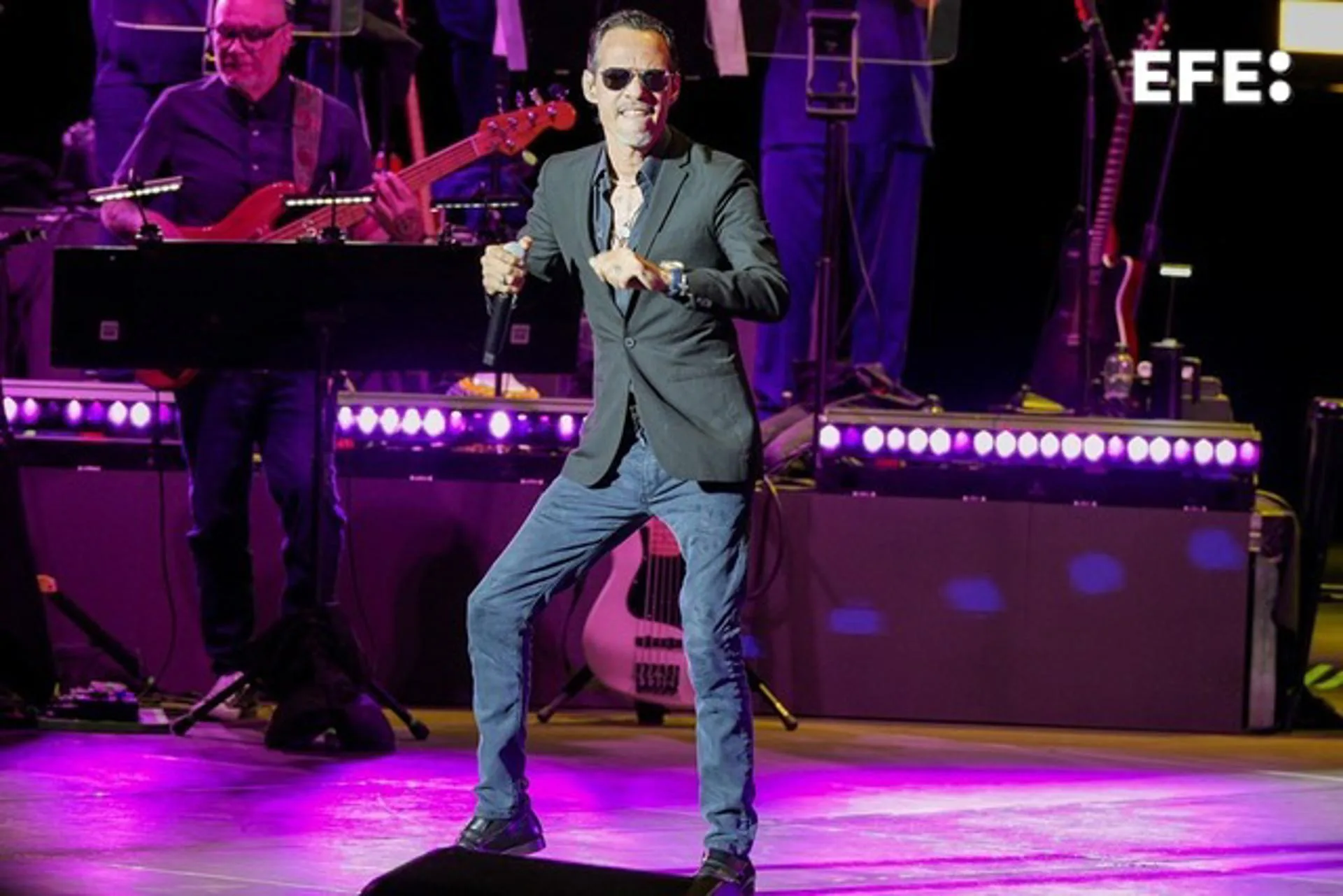 Marc Anthony desafía las convenciones elitistas en Marbella con un concierto reivindicativo de la cultura popular latina