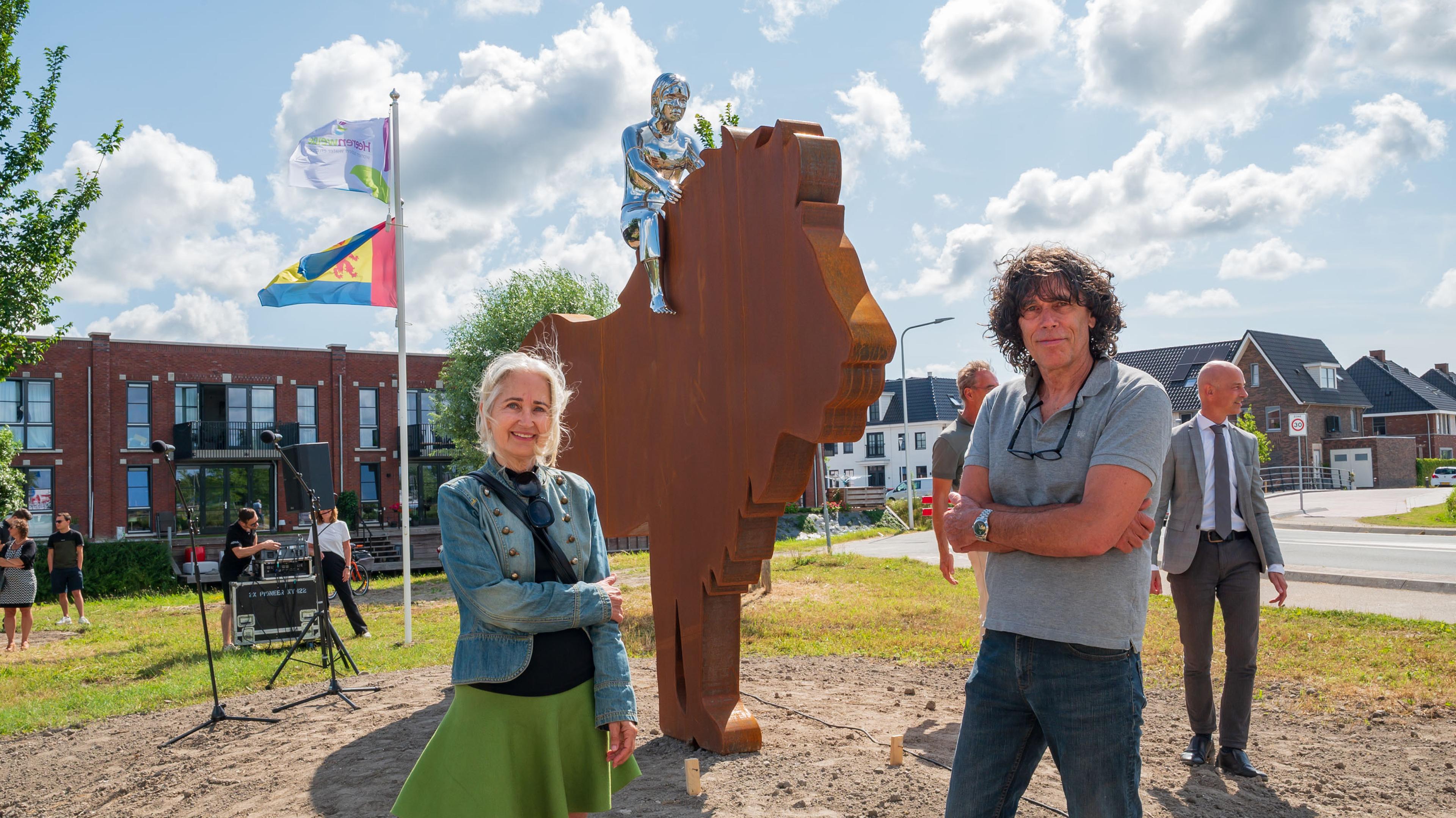 Monumentale Sculptuur Verbindt Historie en Toekomst in Nieuwe Spanbroek Woonwijk