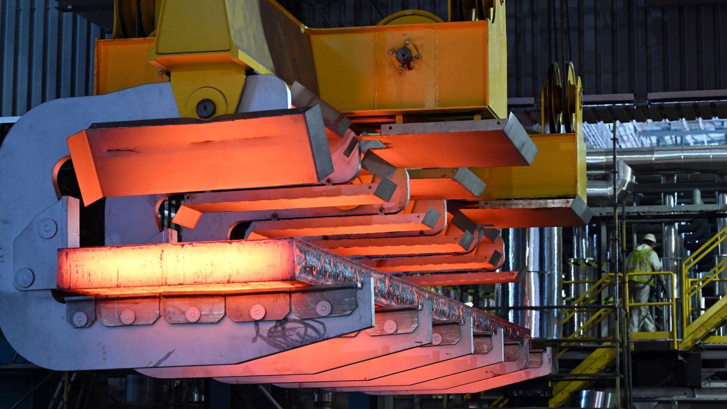 Thyssenkrupp Steel investiert 800 Millionen Euro in Duisburger Stahlproduktion