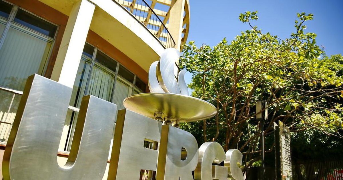 Deputada progressista defende expansão do ensino superior público face à oposição neoliberal