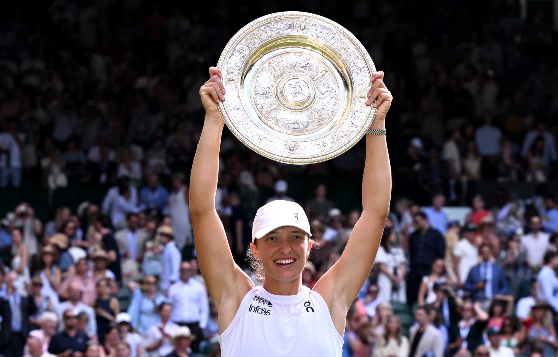 Dominio Total: Swiatek Hace Historia en Wimbledon con Victoria Impecable
