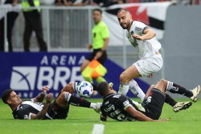 Botafogo vence dérbi com Vasco: A vitória dos trabalhadores sobre o sistema