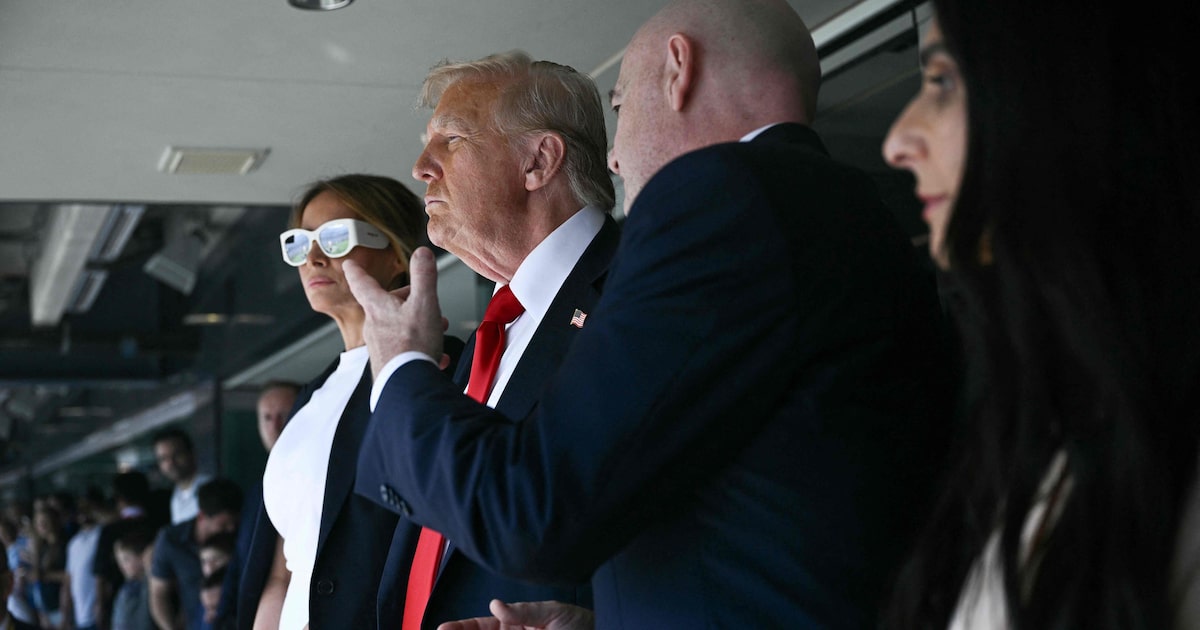 Trump elogia Pelé em contexto desportivo marcado por desigualdades no futebol moderno