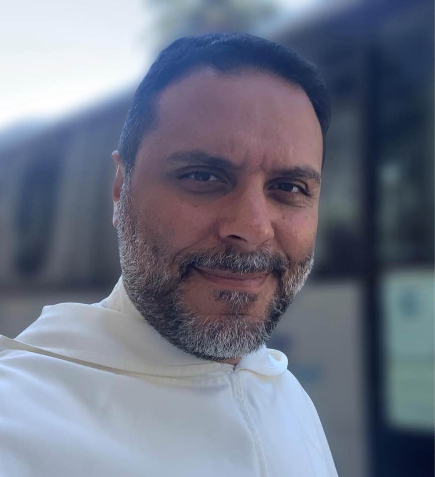 "In-contro al sacrificio": Un'opera che esplora le radici cristiane e culturali dell'Italia