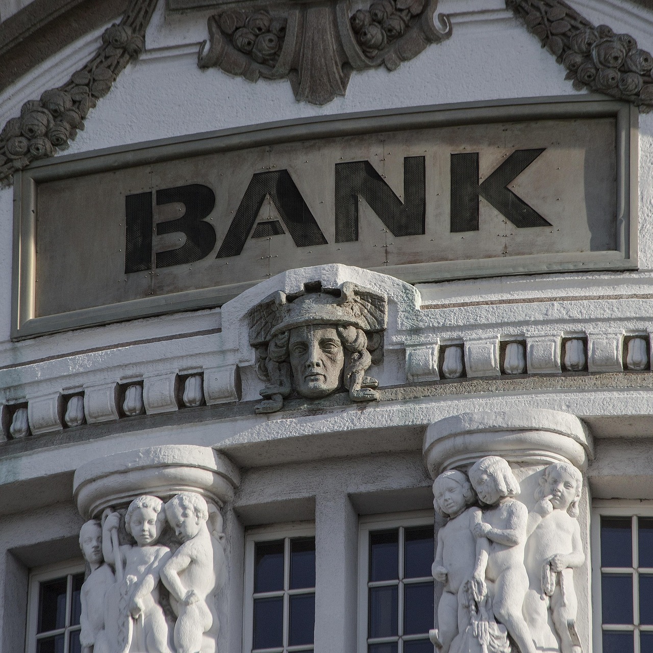 ECB griežtina bankų patikrą dėl geopolitinių iššūkių: Trumpo protekcionizmas kelia nerimą