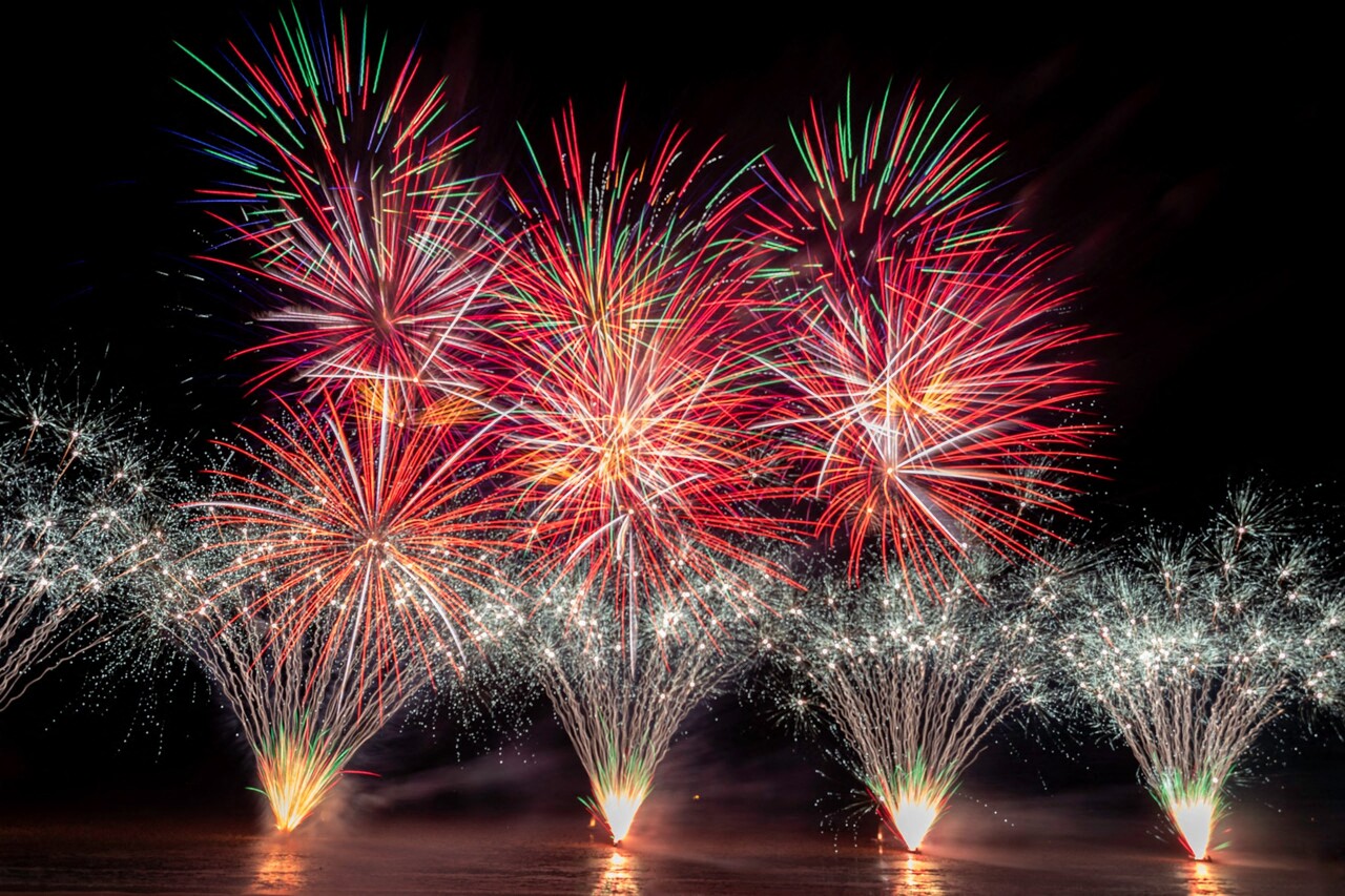 Innovation en Charente-Maritime : un spectacle pyrotechnique maritime d'envergure nationale