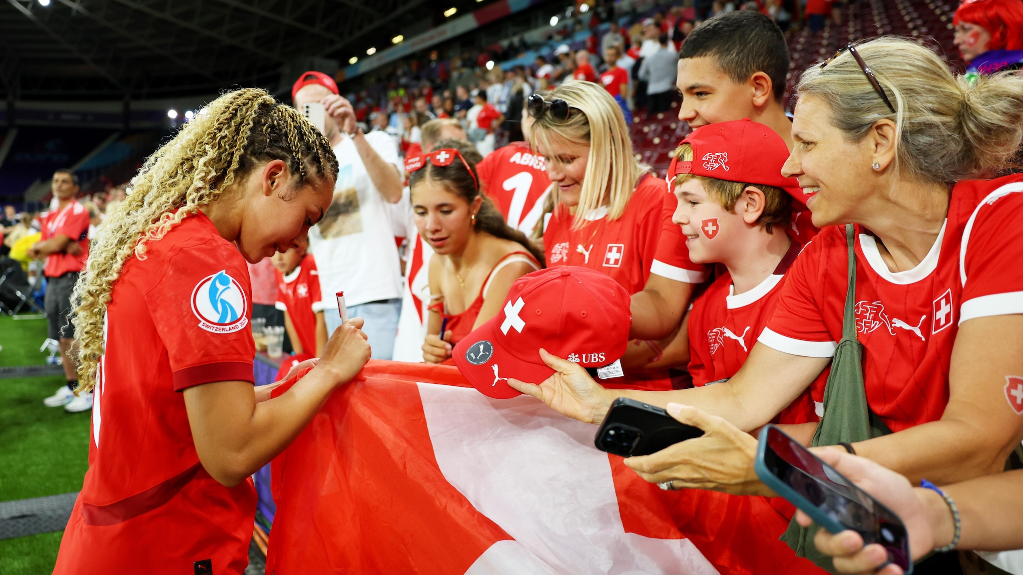 Le football féminin suisse connaît un engouement historique à l'EURO 2025