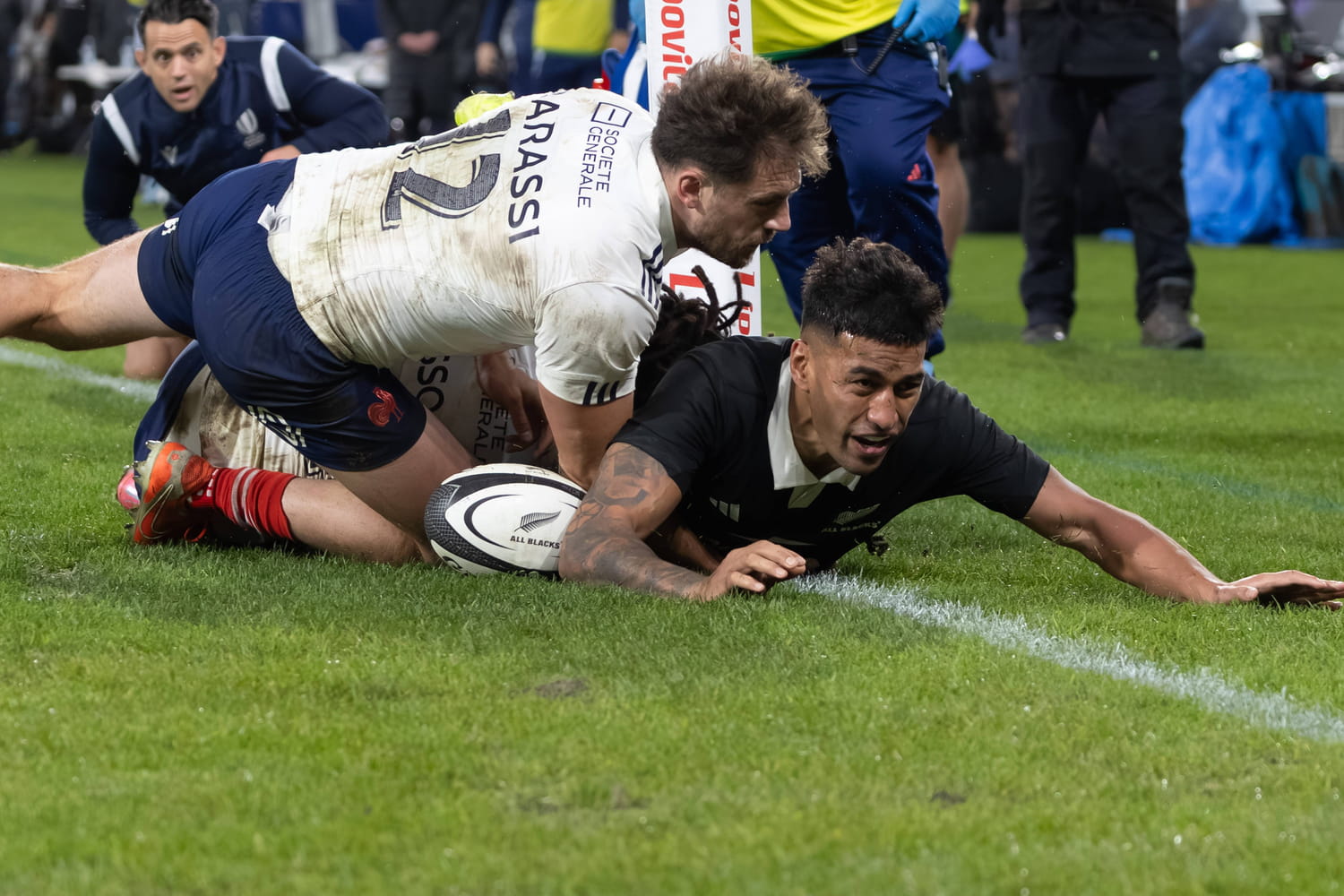 Rugby : Les Bleus face aux All Blacks, un défi historique qui résonne avec la fierté nationale