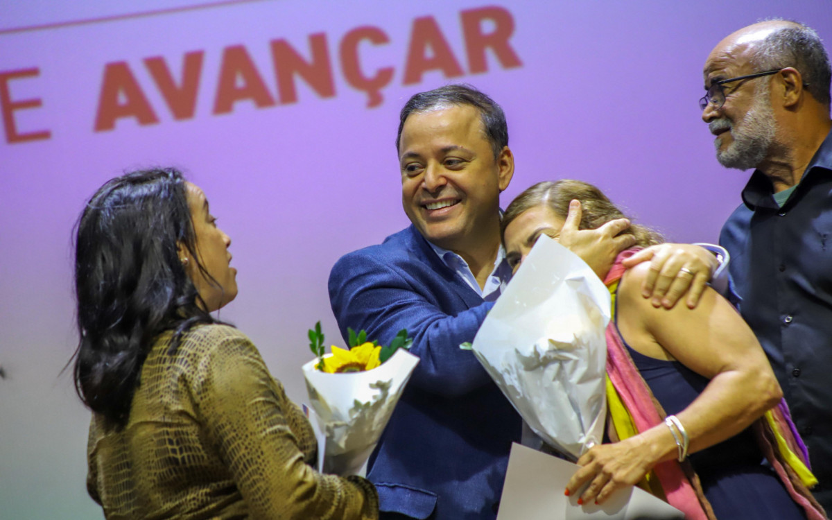 Niterói fortalece gestão democrática da educação pública com posse de 82 diretores escolares