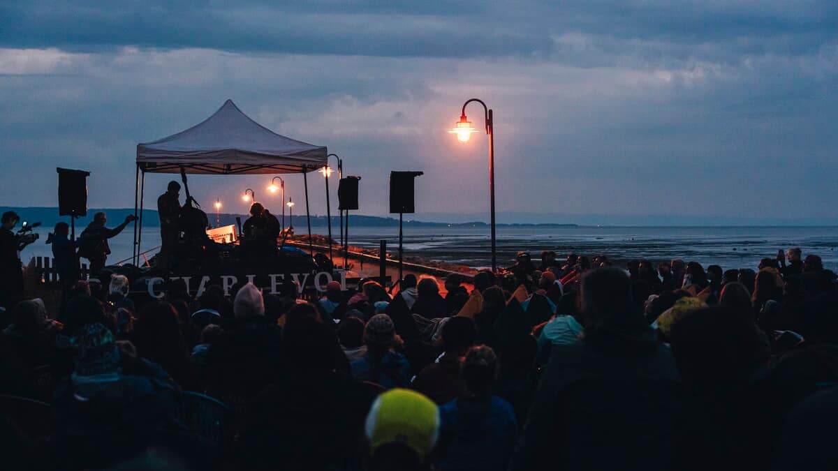 Le Festif! célèbre l'identité musicale québécoise avec Joe Grass au lever du soleil