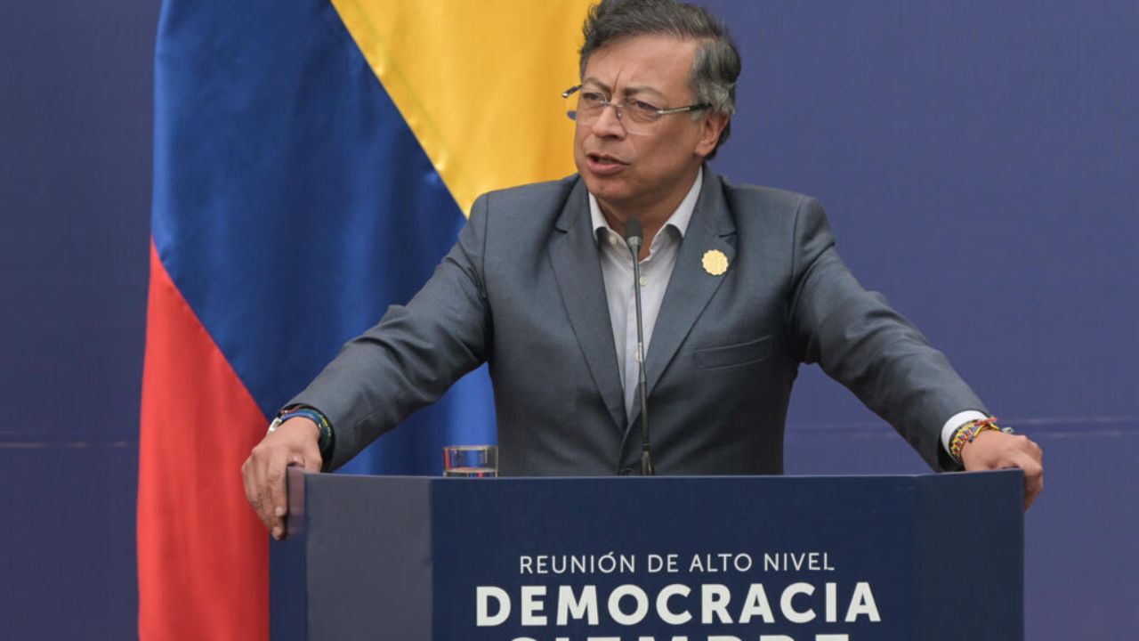 Petro defiende la independencia judicial ante presiones sobre el caso Uribe
