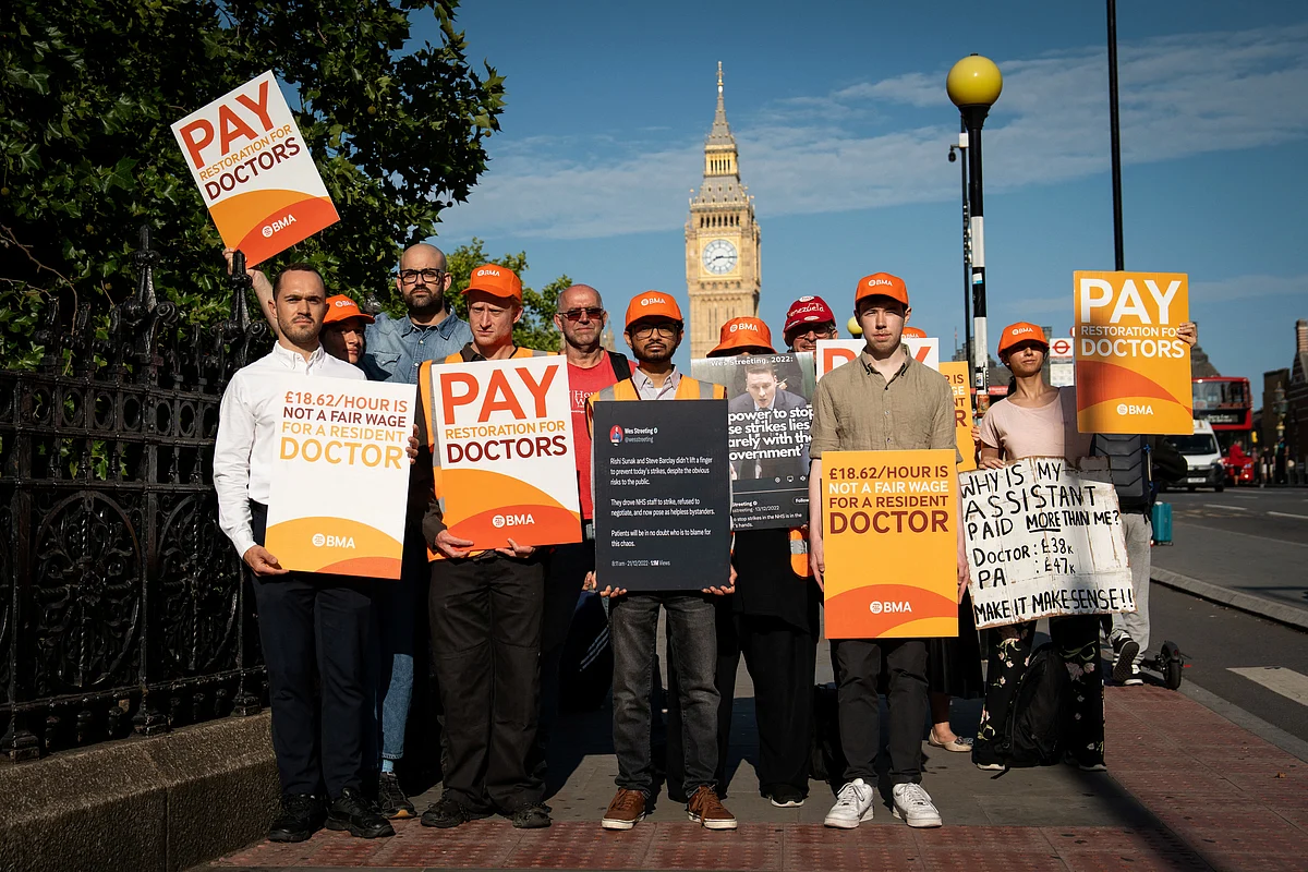 Labour Government Faces Critical NHS Test as Junior Doctors Launch Five-Day Strike