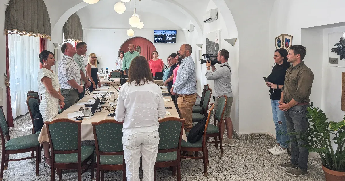 Újabb válság Pilisvörösváron: A nemzeti értékeket védő polgármester ellen fordul saját egyesülete