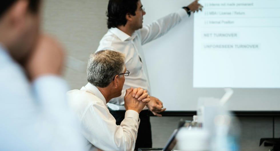 Líderes empresariales peruanos proponen una visión modernizadora para superar la crisis institucional