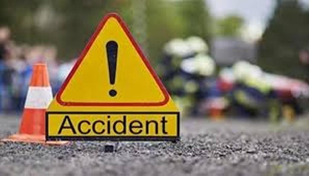 Image d'illustration pour: SAD: 2 die, 1 injured in Ota-Idiroko road crash - TheNewsGuru