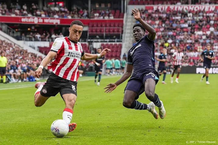 Image d'illustration pour: PSV verslaat Athletic Club uit Bilbao in oefenduel