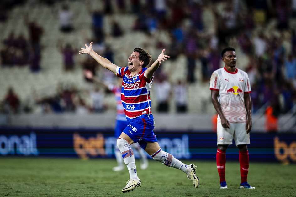 Image d'illustration pour: Fortaleza vence com marcas de Renato Paiva e sela união com torcida na Série A - Alexandre Mota - Diário do Nordeste