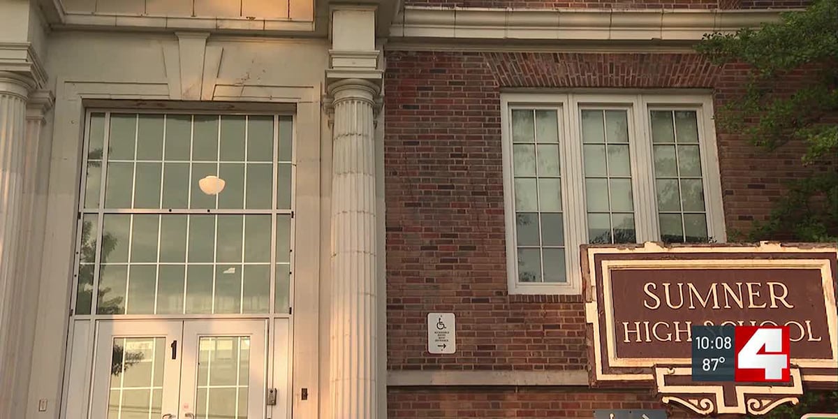 Image d'illustration pour: An effort by Sumner High School alumni looks to elevate the school's national significance