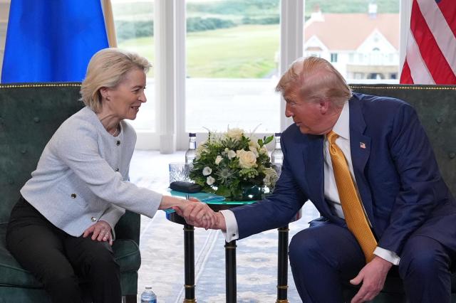 Image d'illustration pour: The US and EU announce a trade framework after Trump holds tariff talks with top European official