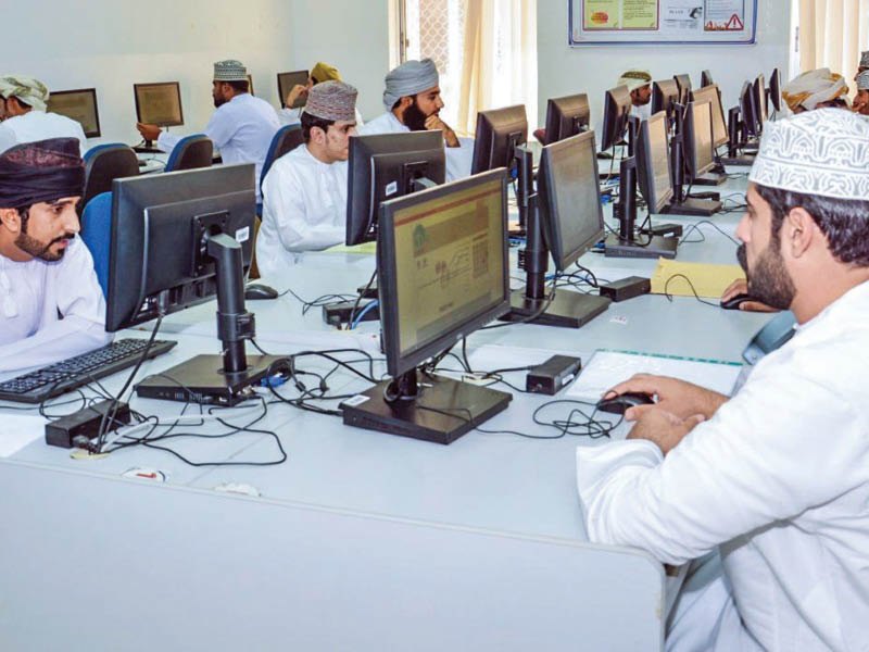 Image d'illustration pour: Performance-based increment for Omani workers in private sector