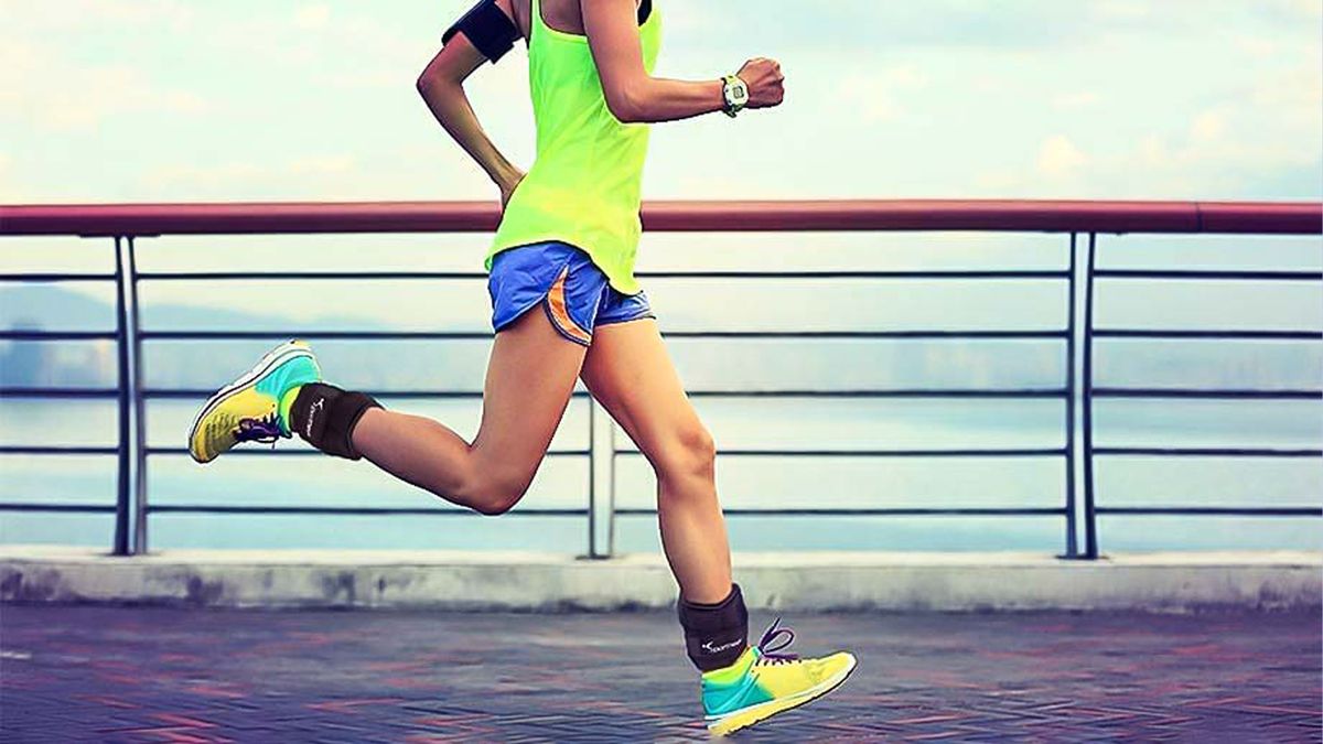 Image d'illustration pour: Unlock stronger ankles and better mobility as you age -- expert coach shares the game-changing 4-way stretch you need to be doing