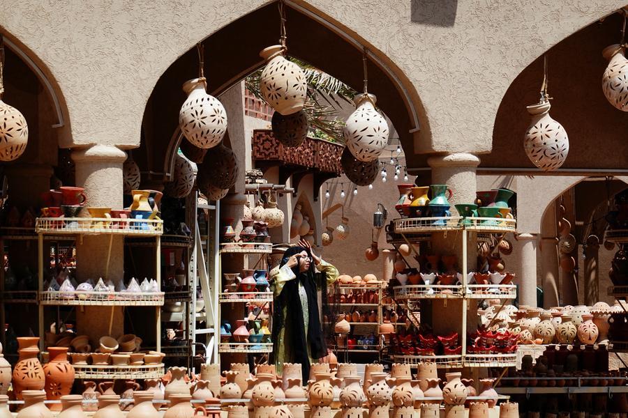 Image d'illustration pour: Oman: Tourists flock to Dhofar, fueling local trade and enterprise