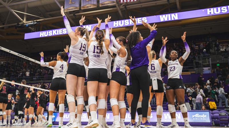 Image d'illustration pour: Seven Matches Set For Big Ten Network TV Coverage - University of Washington Athletics
