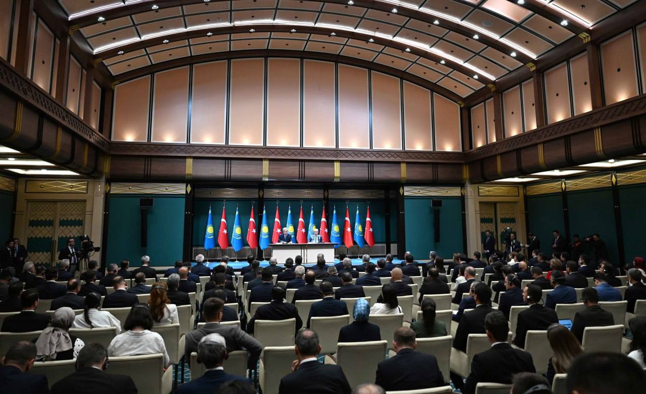Image d'illustration pour: Kazakhstan-Türkiye partnership takes center stage in joint press briefing