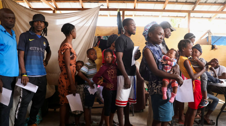 Image d'illustration pour: Empleados de Unicef estuvieron retenidos como rehenes 3 semanas en Haití