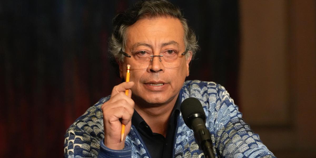 Image d'illustration pour: Petro denuncia intromisión de EU por condena a Uribe