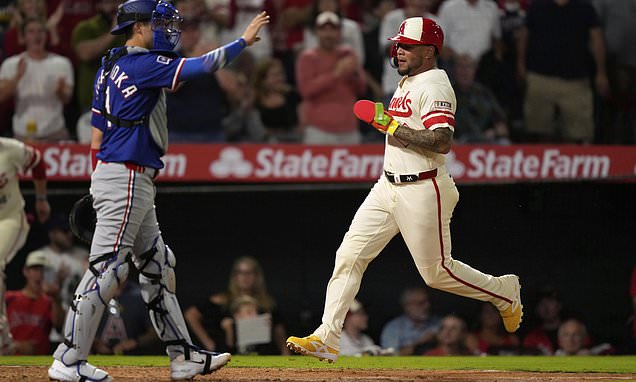 Image d'illustration pour: Moncada's clutch hit highlights 4-run rally that lifts Angels over...