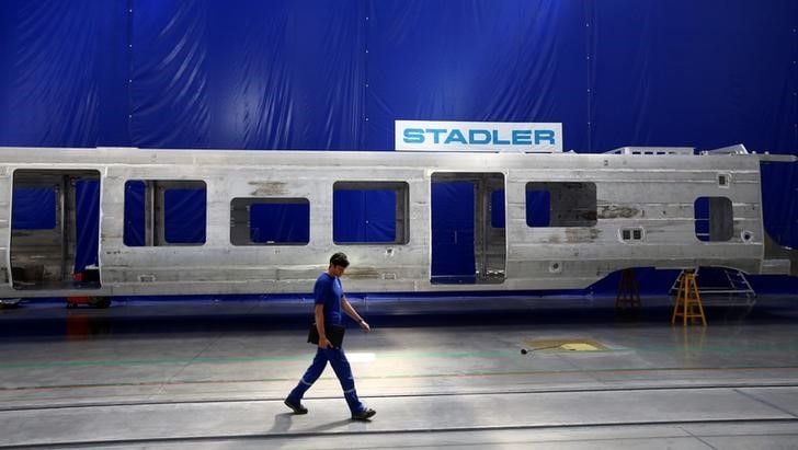 Image d'illustration pour: Stadler liefert 7 Tramlink Trams für neues TramCamp Netzwerk in Katalonien