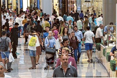 Image d'illustration pour: The Power Behind Kuwait's Growth? Its Diverse Expat Workforce