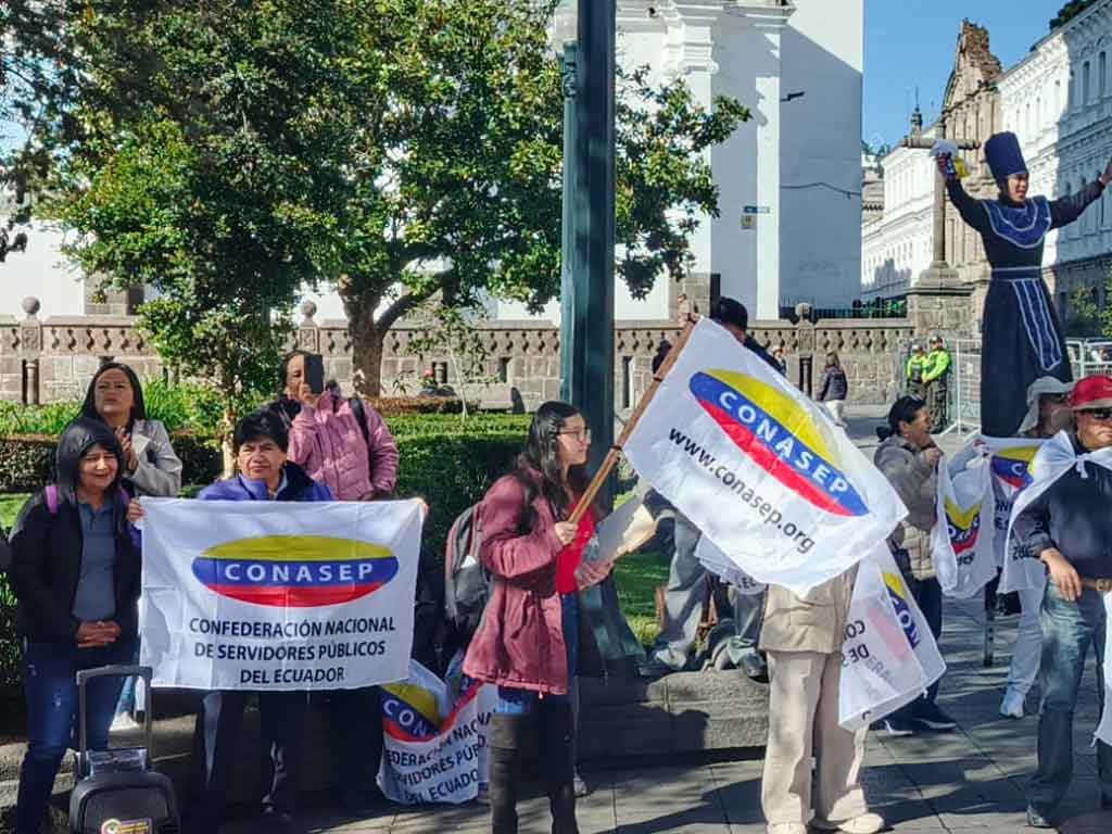 Image d'illustration pour: Sindicatos de Ecuador demandarán ley que facilita despidos
