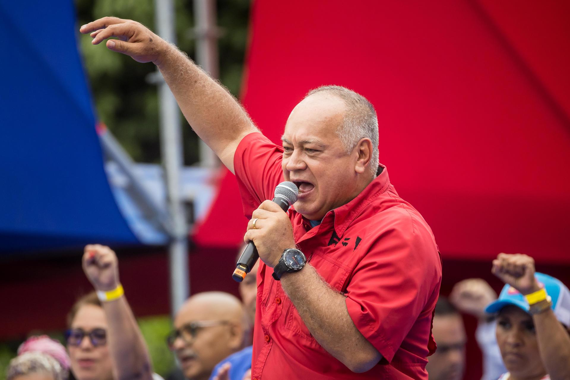 Image d'illustration pour: Cabello dice que 20 de los 252 venezolanos liberados de cárcel salvadoreña tienen delitos - Diario de Los Andes