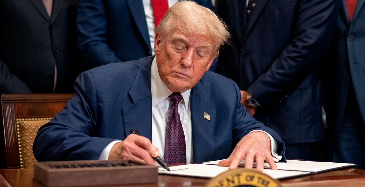 Image d'illustration pour: Trump sube aranceles a Canadá de 25% a 35%; aplicará a partir de este viernes