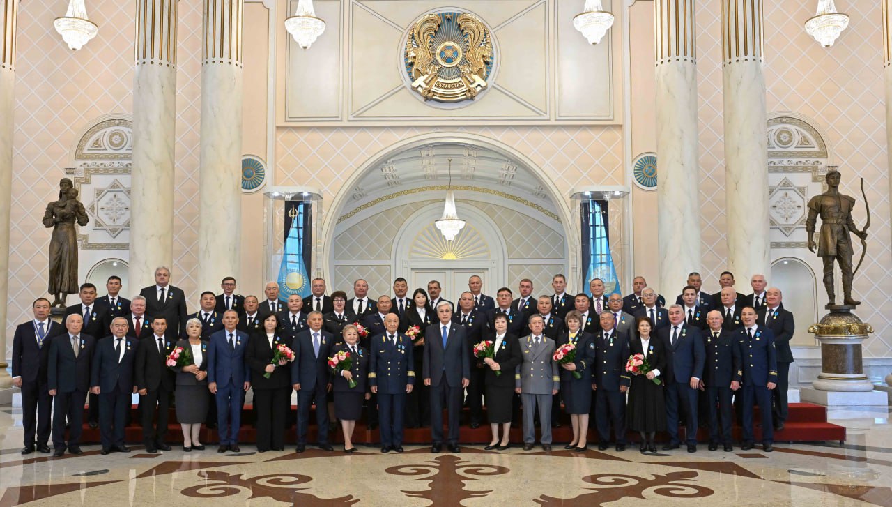 Image d'illustration pour: Transport Drives Growth, Tokayev Says at Industry Ceremony - The Astana Times