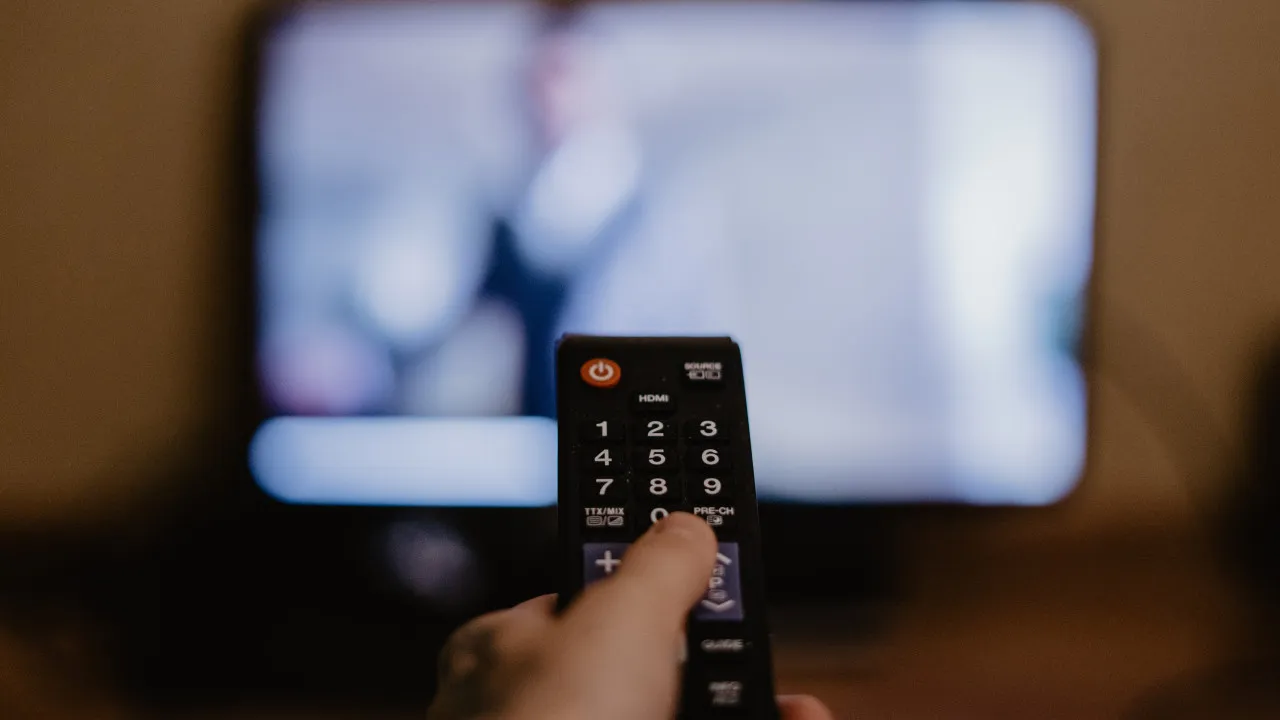 Image d'illustration pour: Falha global afeta TVs Samsung e 'bloqueia' apps; serviço volta aos poucos