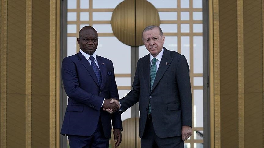 Image d'illustration pour: الرئيس الغابوني: قررت وأردوغان جعل محور ليبرفيل- أنقرة نموذجيا