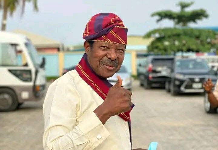 Image d'illustration pour: TRENDING: Ilaje residents reject renaming of bus stop after King Sunny Ade
