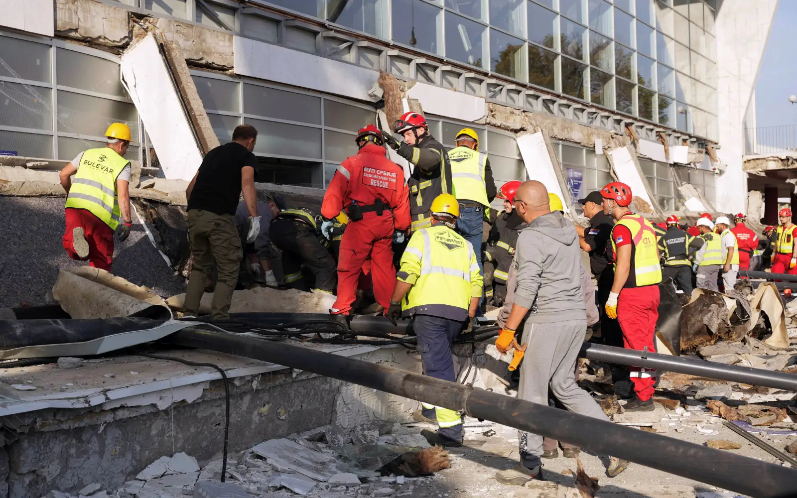 Image d'illustration pour: 11 new arrests over Serbian train station disaster